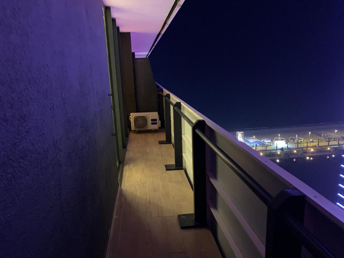 Vip Aparthotel Orbi City Sea View Батуми Экстерьер фото